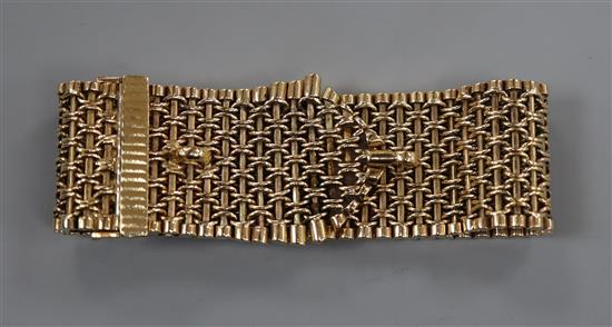 A late 1980s 9ct gold chain link bracelet, overall 18cm.